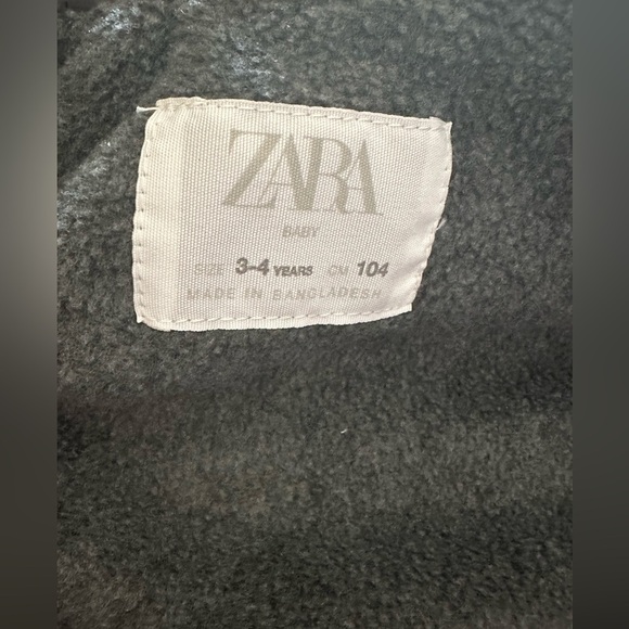 Zara kids puffer vest . Size 3-4 years old . (104cm) - Picture 5 of 5